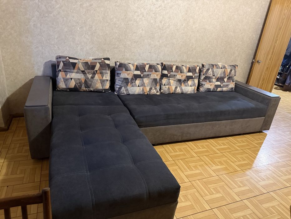 Диван б/у в отличном состояноо