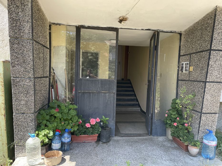 Продава се Двустаен апартамент в с. Ярлово, Област София-област - 70 кв.м за 365 €/кв.м - Снимка #1