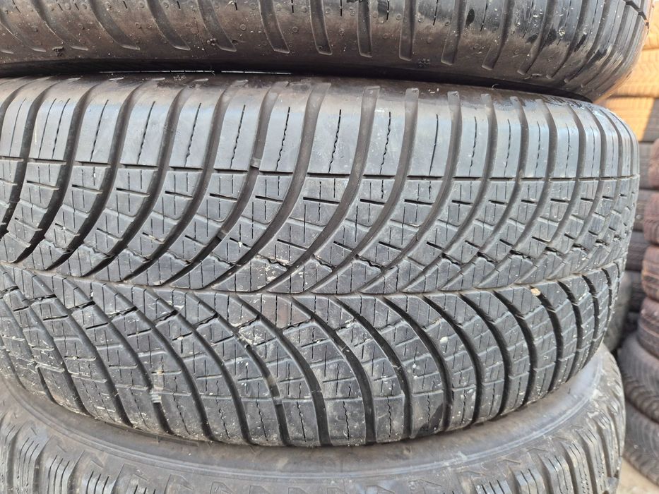 2 Anvelope VARA IARNA 4Sezoane - 215/55/17 - GoodYear APP NOI 2022