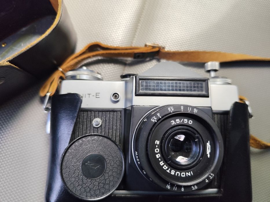 Ретро фотоапарат Зенит