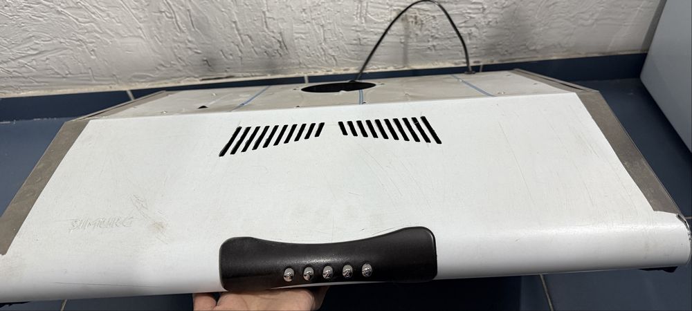 Продам вытяжка б/у