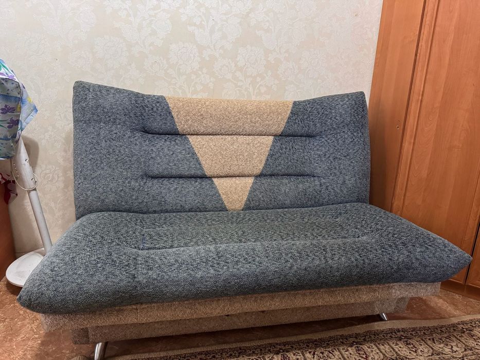 Продам диван, длина 1,5 м