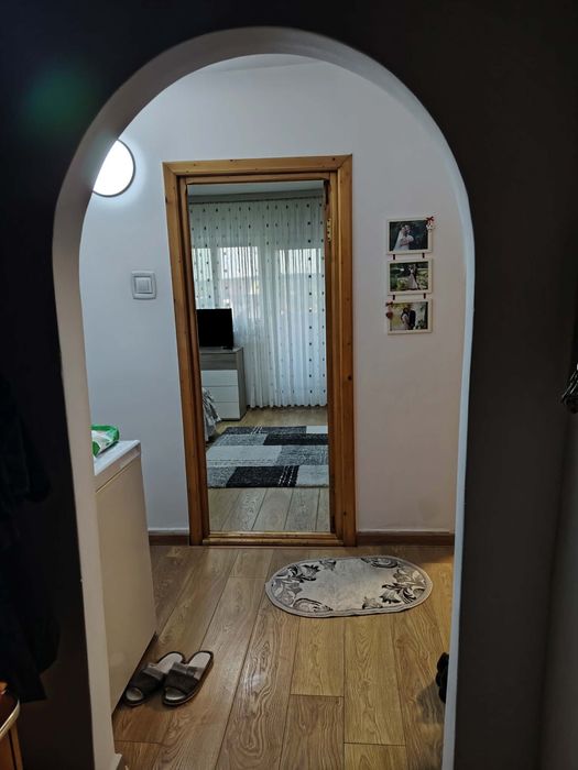 Vand apartament 3 camere in Simian