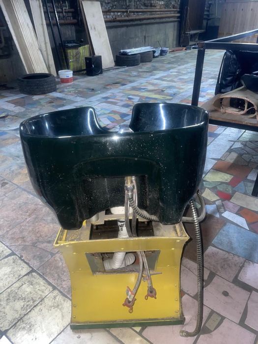 Продам парикмахерское кресло и мойку