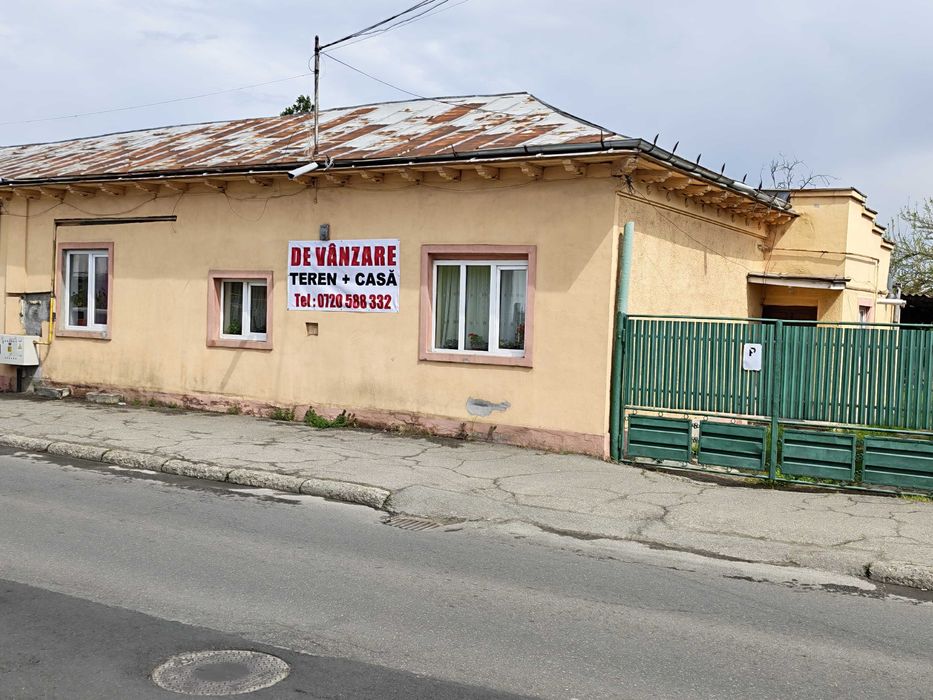 De vanzare casa+teren