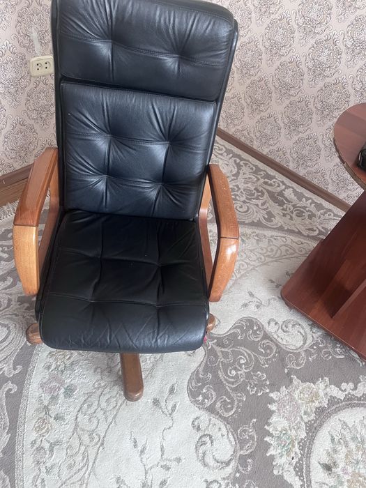 Продается офисное кресло
