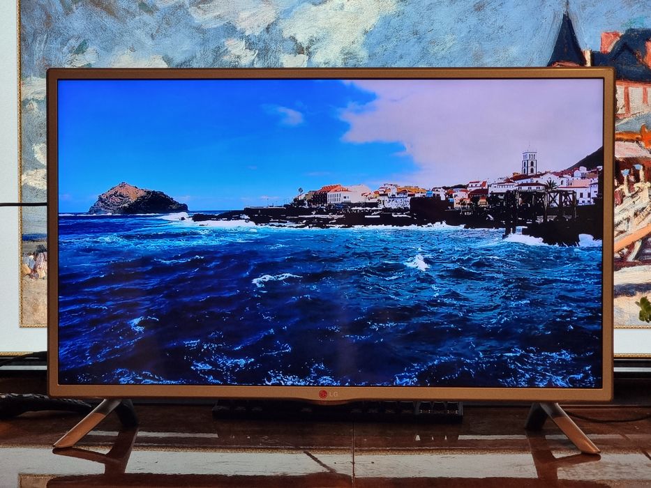 Smart Телевизор / LG - 32" - YouTube , FullHD , Цифрова + Ефирна