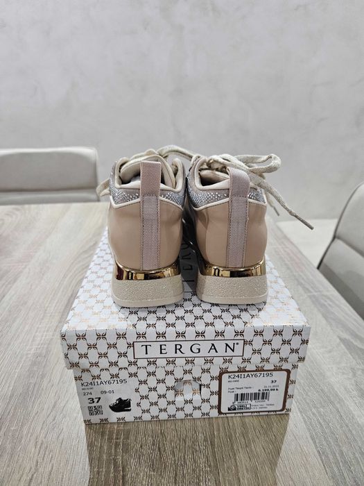 Дамски обувки номер 37