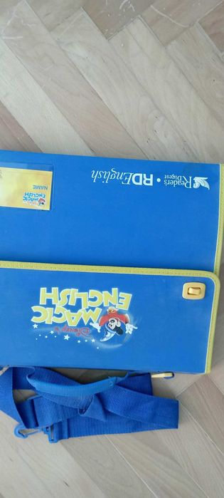 Детски образователен комплект „Disney Magic English“–папка с DVD диск.