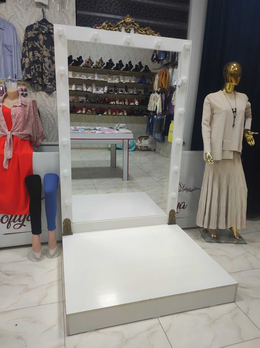 Зеркало для магазинов и дома