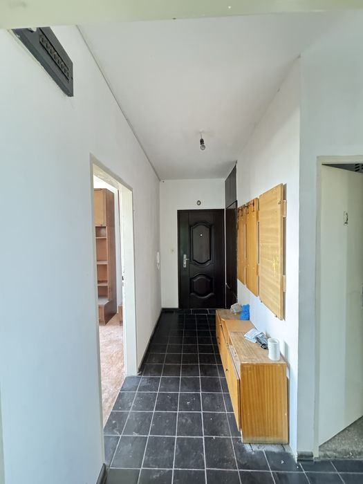 Продава апартамент три стаи и кухня в гр. Казанлък