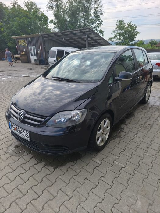 Vând Golf 5 plus