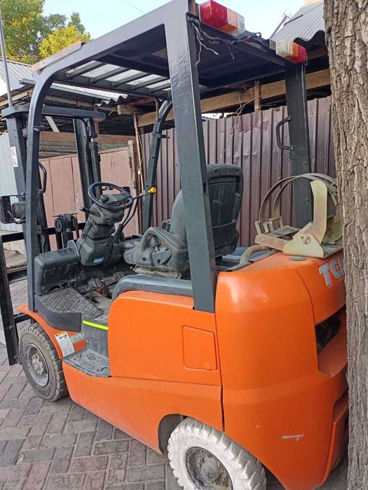 Срочно ! продажа вилочных погрузчиков , кара