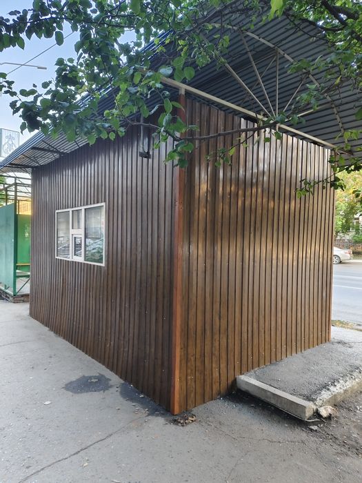 Продам киоск на остановке