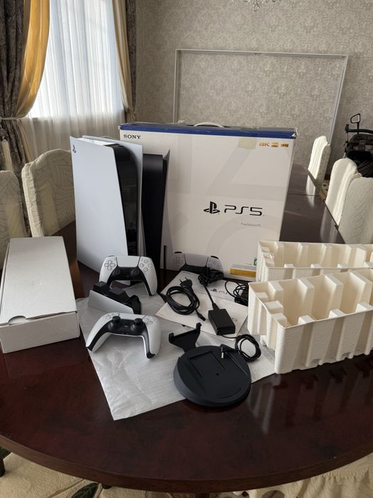 Продам Playstation 5 с дисководом с подпиской и играми