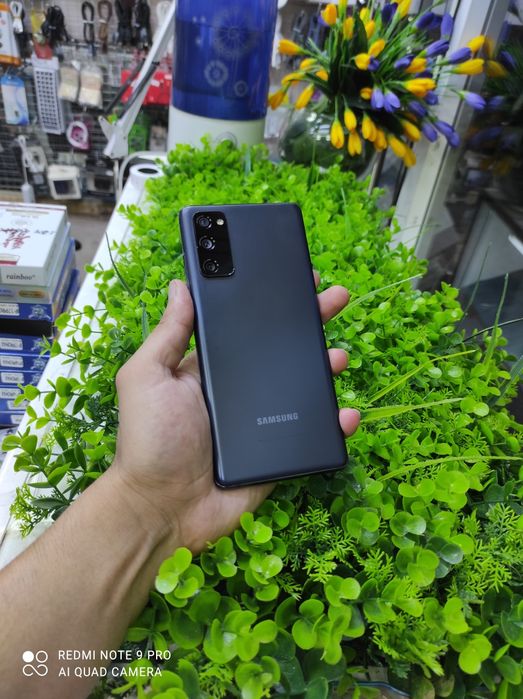 Samsung S20 FE 6/128gb idial holatda
