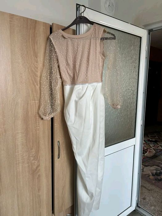 Продават се рокли!