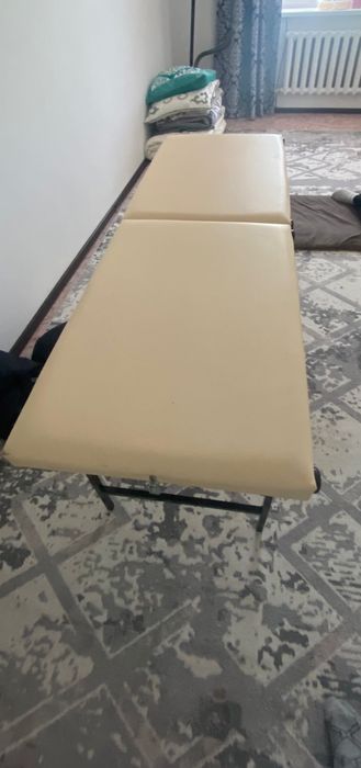 Кушетка для массажа / косметологии