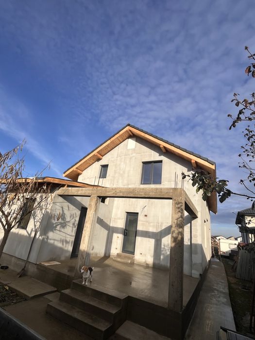 Vand casa cartier tismana