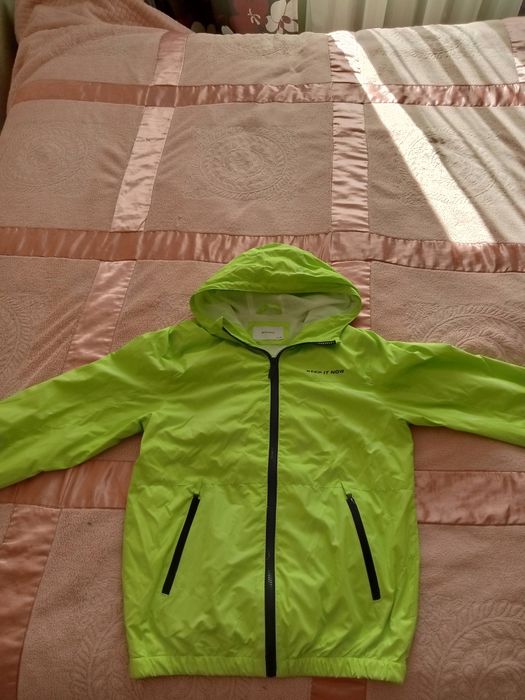 Продам ветровку на мальчика