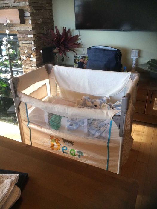 Продавам бебешка кошара Hauck.