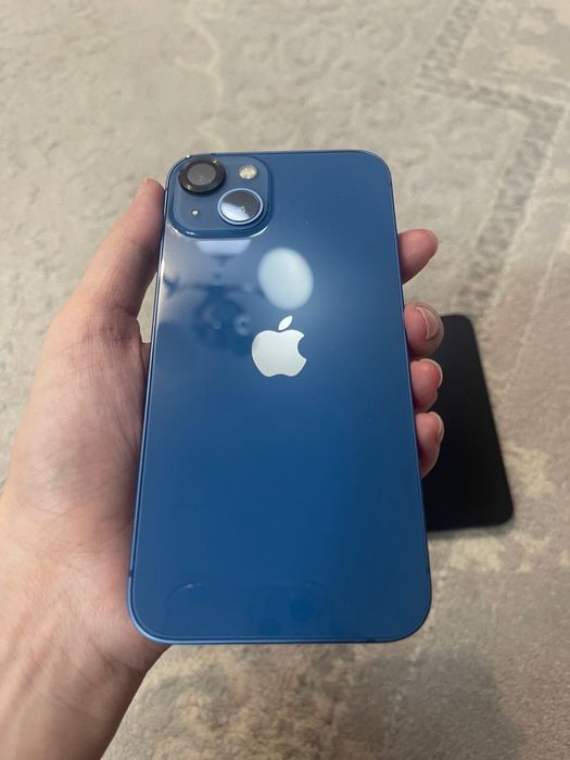Срочно продам IPhone13 синий