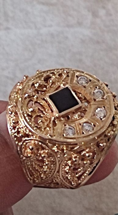 Продам  перстень золотой бу