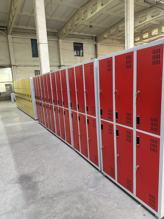 металлический шкаф