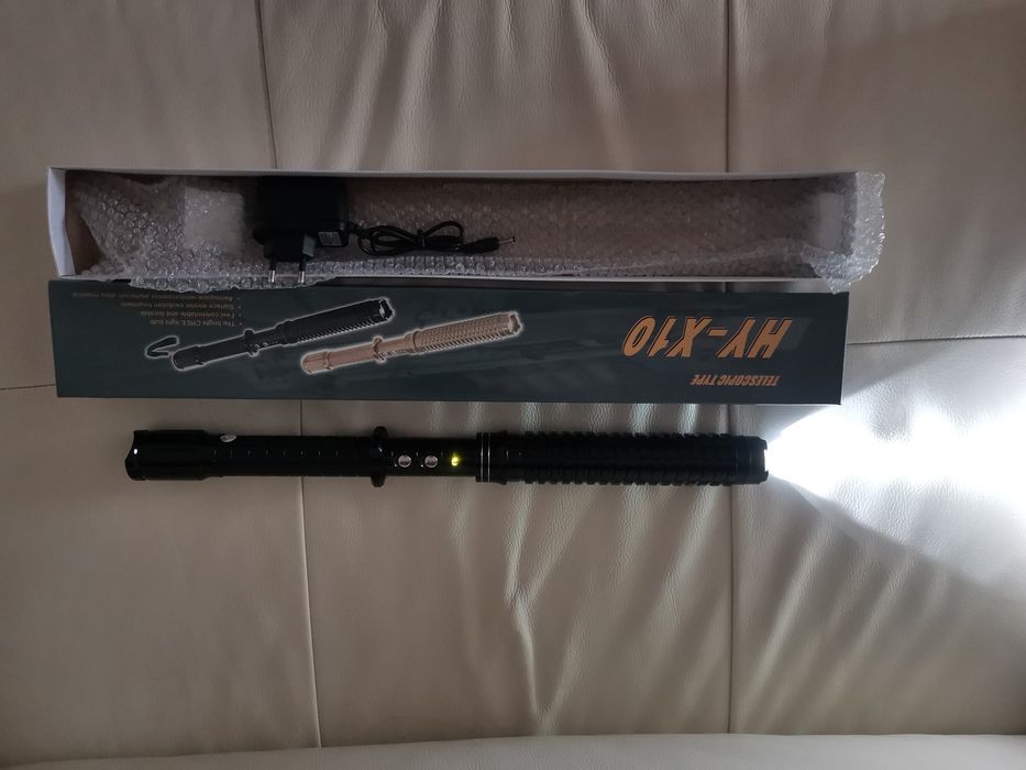 Basfin Telescopic cu Electrosoc si Lanterna HY-X10? (50cm lungime deschis, 42cm inchis)