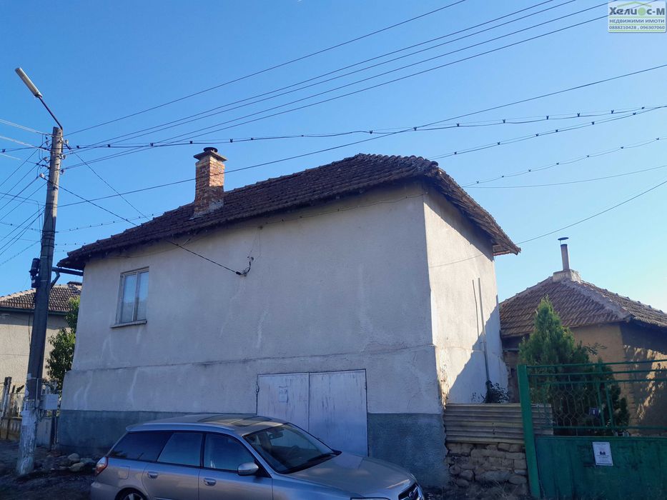 Къща с голям двор в с.Долно Белотинци, общ.Монтана