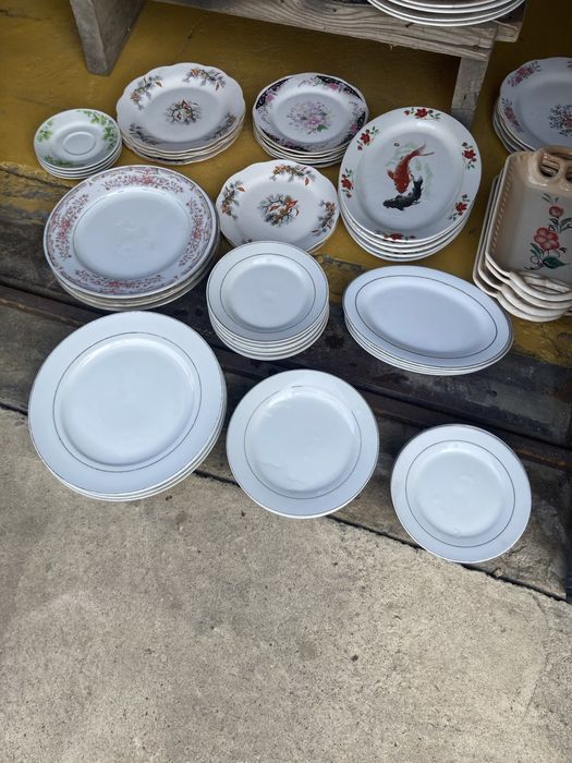 тарелки, чашки…….