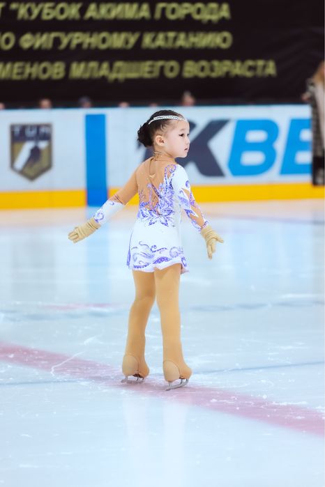 Продам платье для фигурного катания