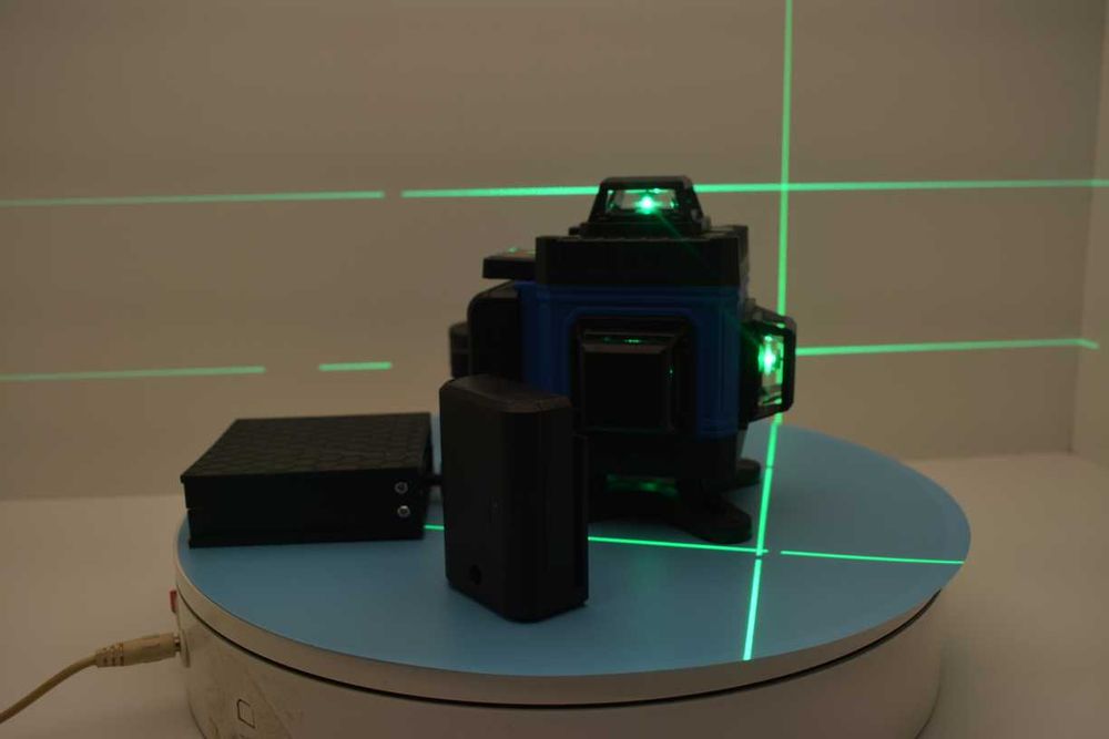 Ofertă exclusivă înclus doi baterii litiu  Promotie Nivela beam Green profesional 4D remote inclus  Superoferta Nivelă unda kkamoon 16 lin  fascicul L