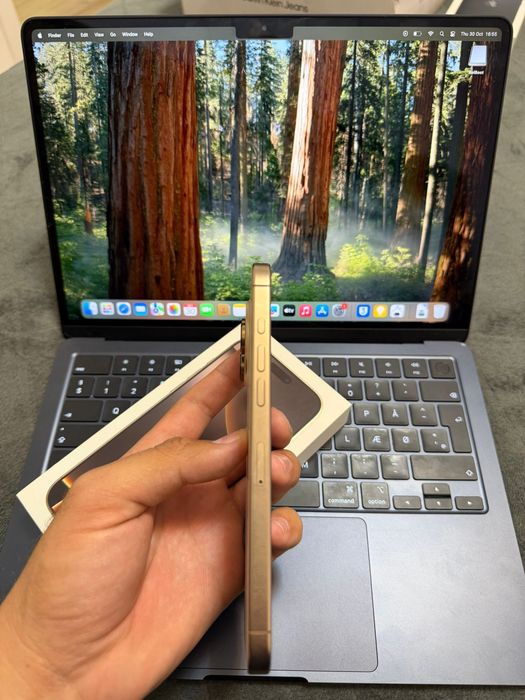 Vand iPhone 16 pro max 256gb aproape nou