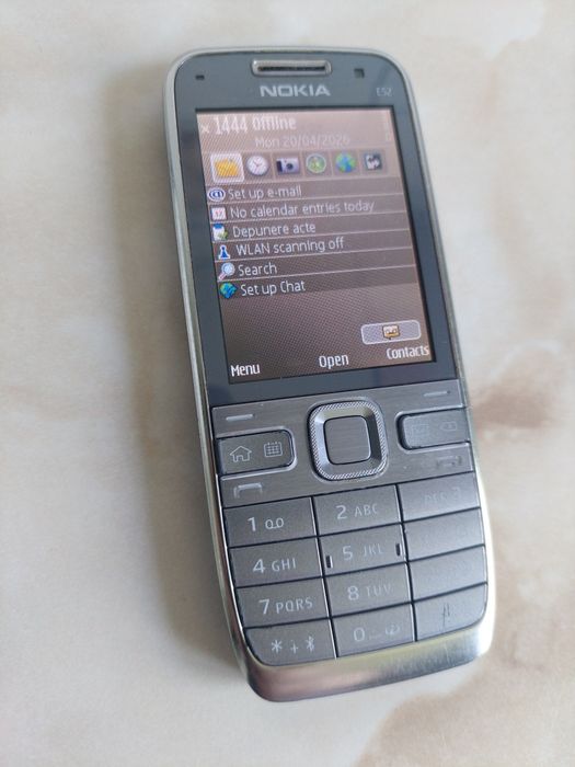 [E52] Vând Nokia E52 Silver [fără probleme] [NEcodat] //poze reale