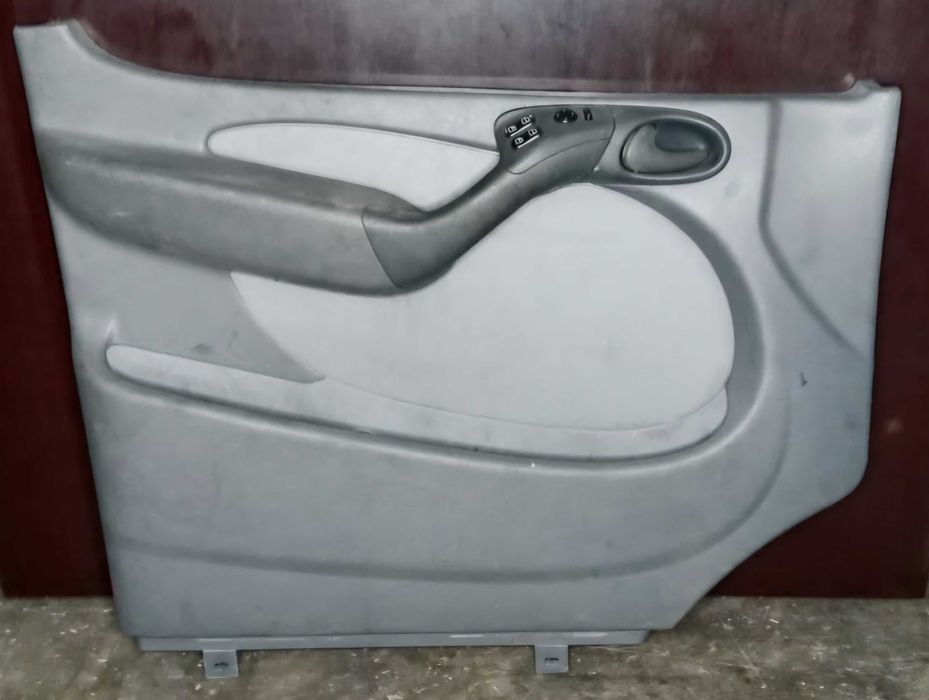 TitanAuto Mercedes Sprinter W901 дверные карты