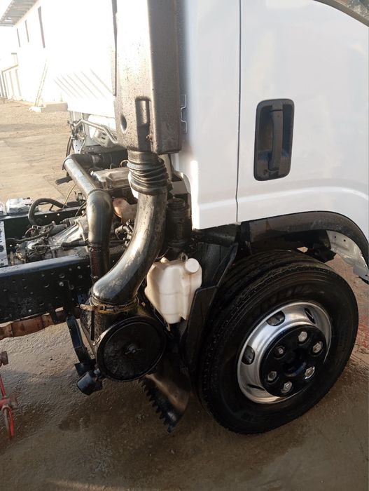 Isuzu shassi sotiladi.