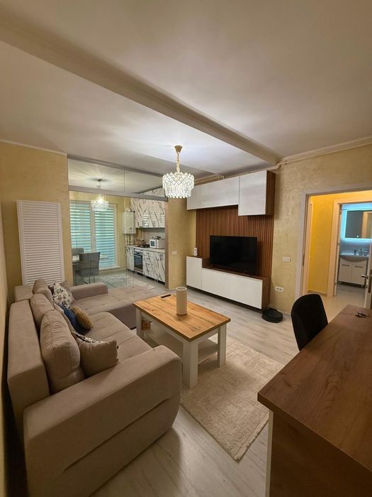 Ofer spre inchiriere studio  cu 2 camere