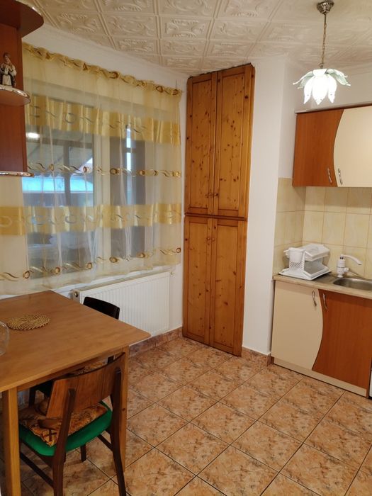 P.F.Închiriază casă 2 camere 110 Mp cu curte 600 Mp.Băile 1Mai Bihor