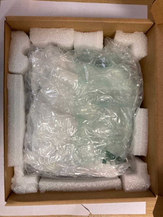 Огледало с витражна рамка.