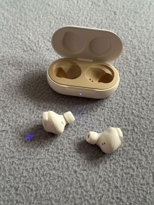 Casti bluetooth by Samsung Galaxy Buds