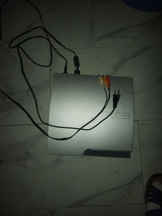 Vând ps3 urgent în orașu Huși