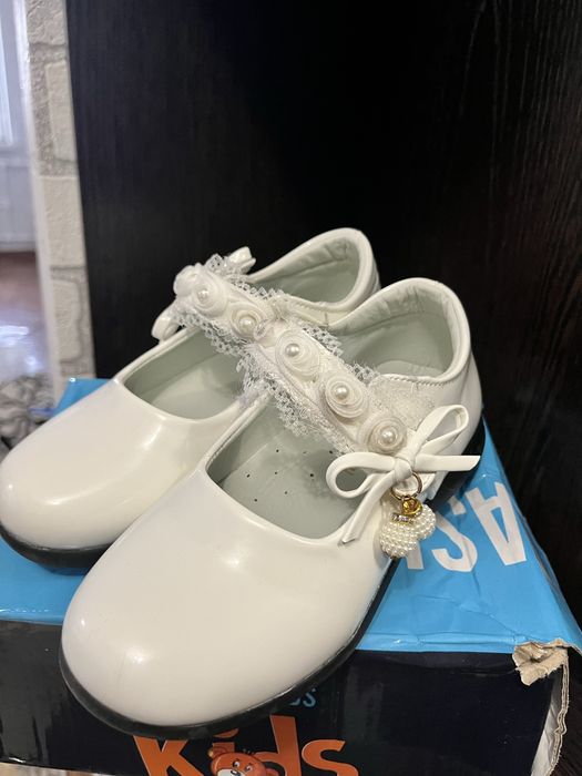 Детские туфли