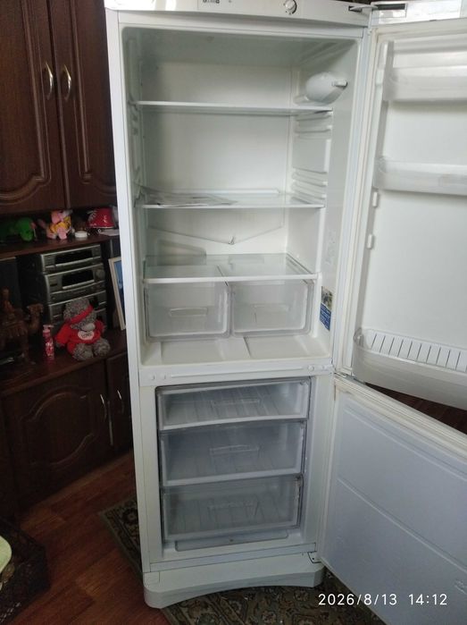 продам холодильник  INDESIT