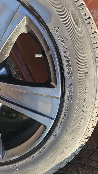 Продавам 4 броя джанти със зимни гуми за BMW X5 e70 18-ки