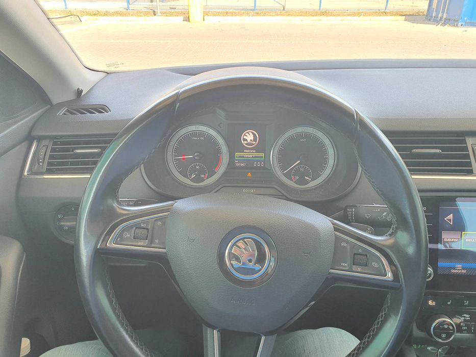 Autoturism Skoda Octavia berlina