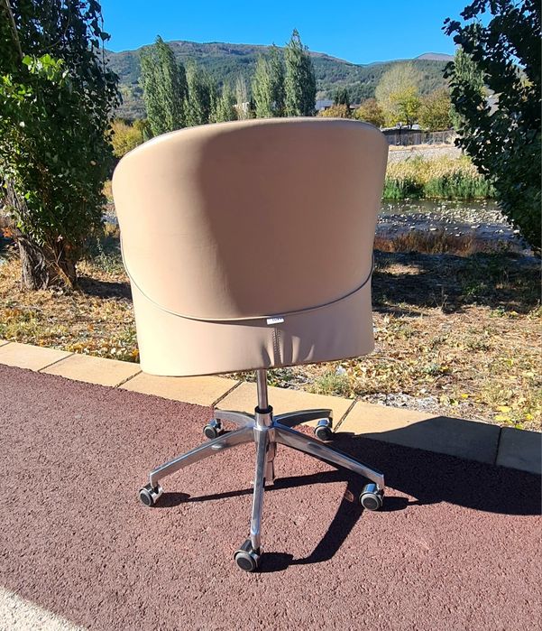 LUXY Стол вана с газов асансьор полиран с естествена кожа алуминиева о