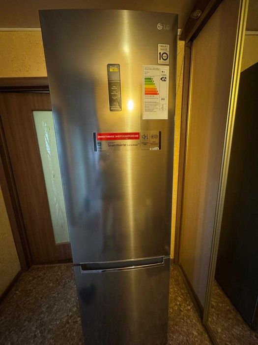 Холодильник  LG в идеальном состоянии