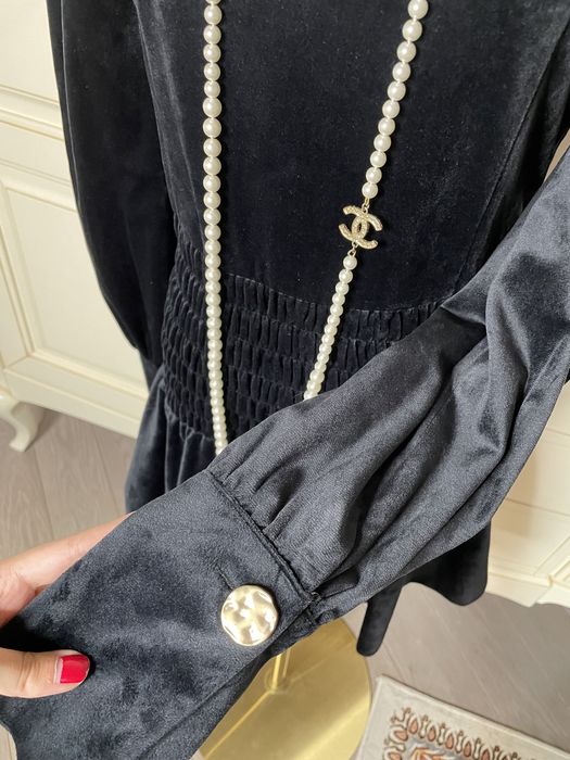 Продам платье в подарок чокер