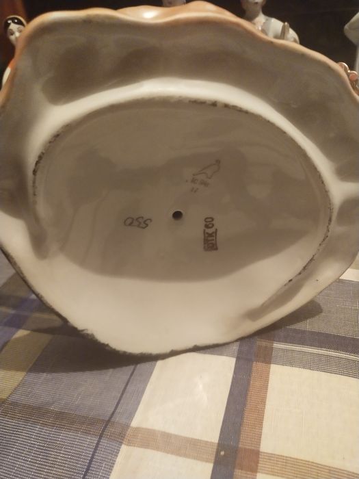 Статуэтки фарфоровые